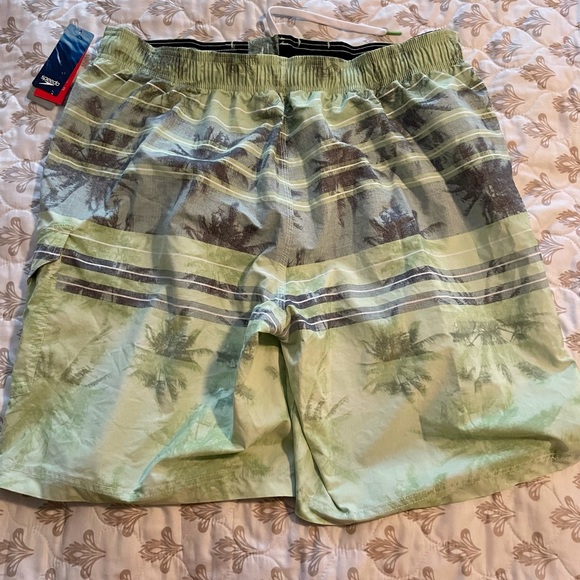 Men’s New Speedo Swimsuit. Size XL - Picture 2 of 5